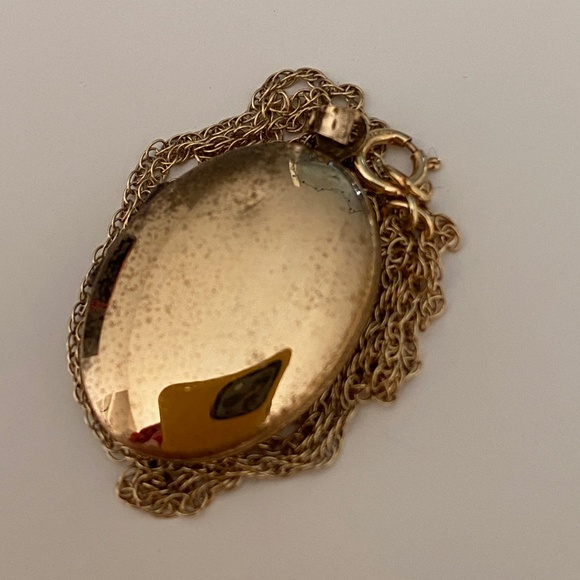 VTG I WEH I 14K Gold Filled Oval Locket - Medium - Picture 8 of 16